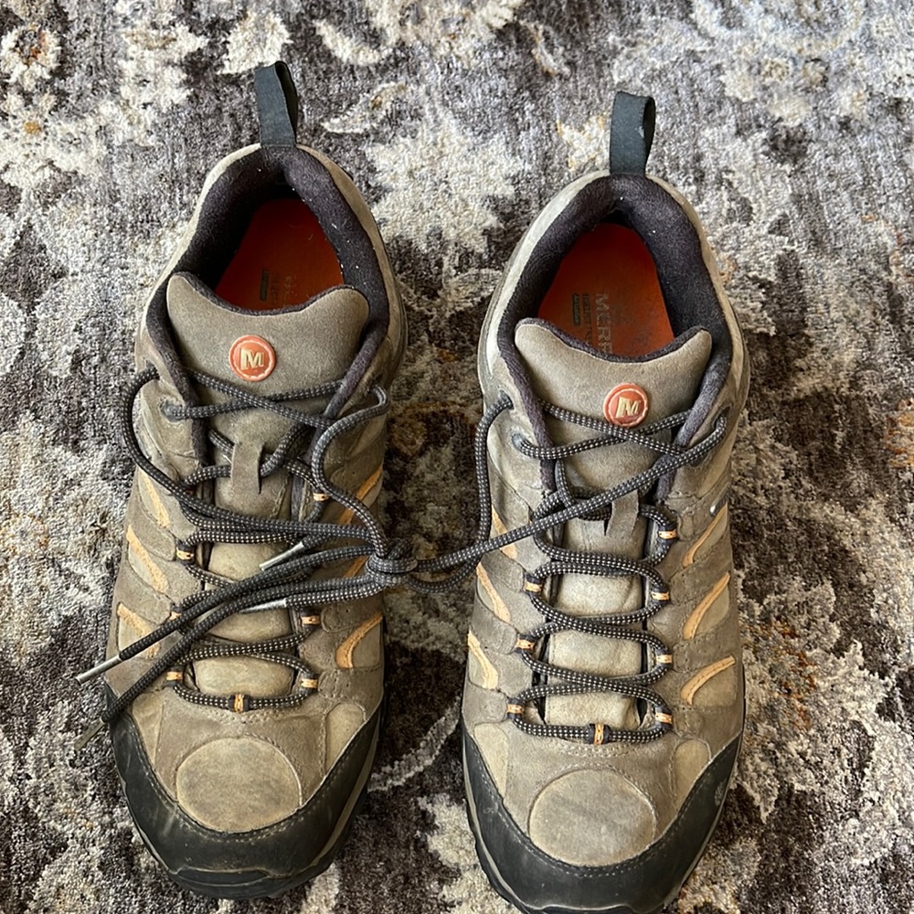 Men’s Merrill size 13 hiking shoes